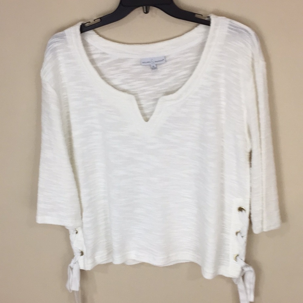 Hillary & Hanson White Textured Split Circular Neckline Top Size XL